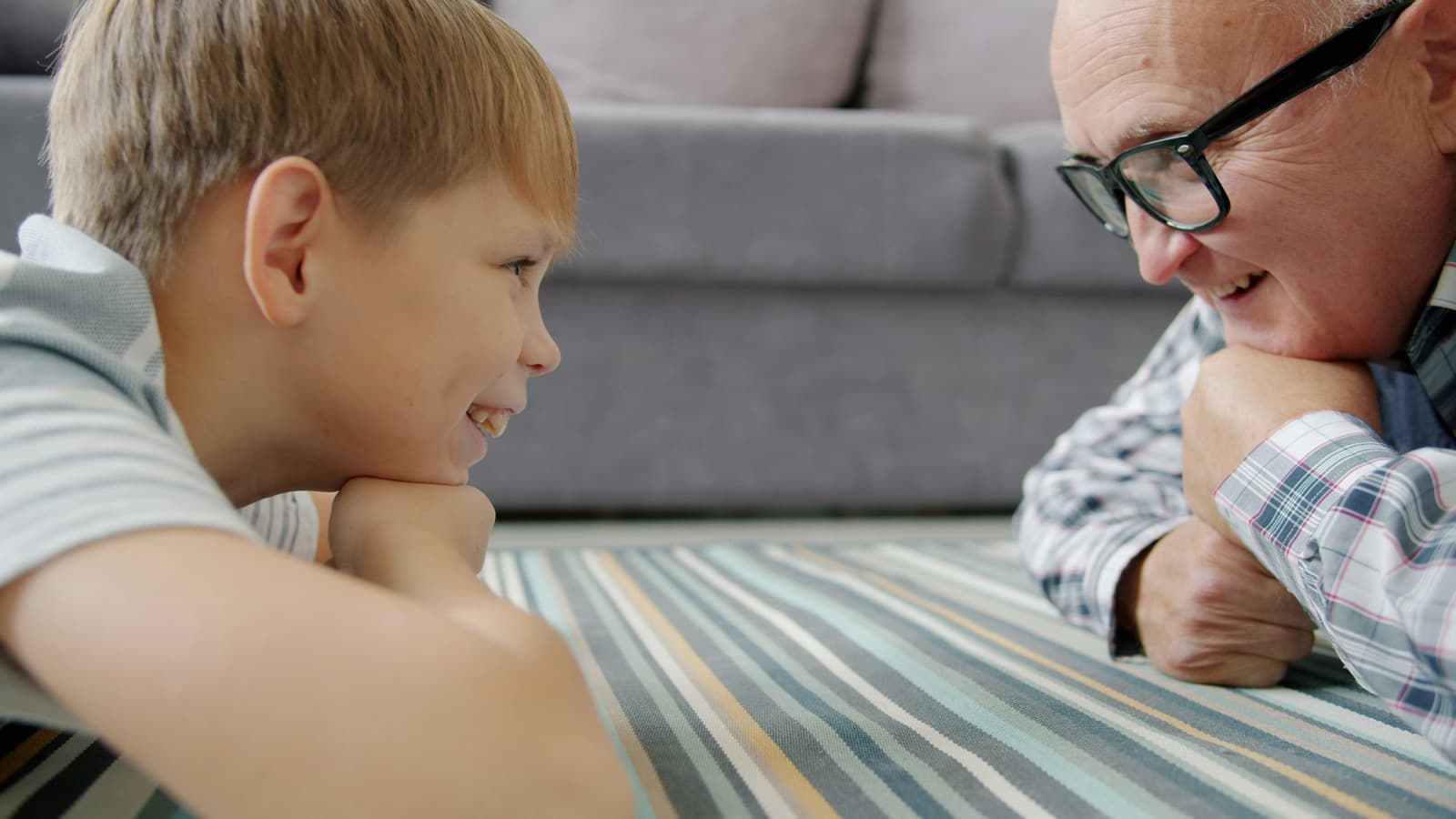 Kind en begeleider — jeugdzorg met aandacht